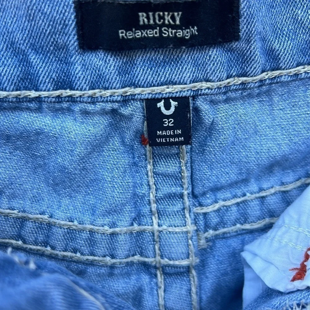 True Religion Ricky Relaxed Straight Jeans Sz 32 With Orange Stitching.